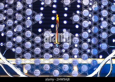 聖火/The Olympic Flame, 10. FEBRUAR 2022: Die Olympischen Winterspiele 2022 in Peking auf dem Zhangjiakou Medal Plaza in Zhangjiakou, Hebei, China. USA, SA Stockfoto