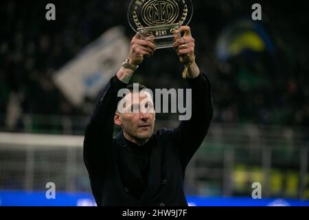 Mailand, Italien. 04. März 2022. Mailand, Italien - märz 4 2022 - Inter-Salernitana Serie A - marco matrazzi belohnt Hall of Fame 2021 Credit: Christian Santi/Alamy Live News Stockfoto