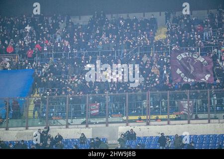 Mailand, Italien. 04. März 2022. Mailand, Italien - märz 4 2022 - Inter-Salernitana Serie A - Fans von Salernitana in mailand Credit: Christian Santi/Alamy Live News Stockfoto