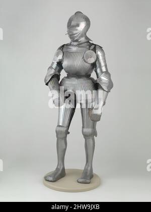 Kunst inspiriert von Field Armor, ca. 1525; Verteidigung des linken Arms, 19. Jahrhundert; Rondels, 1923, Nürnberg, Deutschland, Nürnberg, Stahl, Leder, H. 67 Zoll (170,2 cm); Gewicht 49 lb. (22,23 kg); Gewicht des Helms 7 lb. 4 oz. (3289 g), Rüstung für den Menschen, Diese geriffelte Rüstung ist typisch für das Kampfkleid der von Artotop modernisierten Classic Works mit einem Schuss Modernität. Formen, Farbe und Wert, auffällige visuelle Wirkung auf Kunst. Emotionen durch Freiheit von Kunstwerken auf zeitgemäße Weise. Eine zeitlose Botschaft, die eine wild kreative neue Richtung verfolgt. Künstler, die sich dem digitalen Medium zuwenden und die Artotop NFT erschaffen Stockfoto