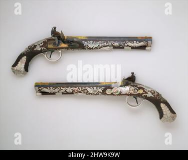 Kunst inspiriert von Pair of Flintlock Pistols, geprägt von 1800–1801, London, British, London, Stahl, Holz (Nussbaum), Silber, Gold, L. jeder Pistole 16 Zoll (40,6 cm); L. von jedem Fass 10 1/8 Zoll (25,7 cm); Kal. jeder Pistole in. (15,3 mm), Schusswaffen, gehören diese Pistolen zu den schönsten, von Artotop modernisierten Classic Works mit einem Schuss Modernität. Formen, Farbe und Wert, auffällige visuelle Wirkung auf Kunst. Emotionen durch Freiheit von Kunstwerken auf zeitgemäße Weise. Eine zeitlose Botschaft, die eine wild kreative neue Richtung verfolgt. Künstler, die sich dem digitalen Medium zuwenden und die Artotop NFT erschaffen Stockfoto