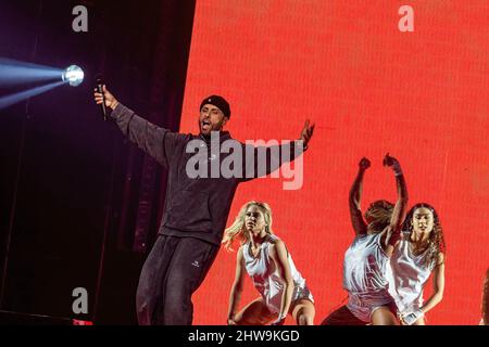 Orlando, Usa. 03. März 2022. Nicky Jam, der mit dem Latin Grammy ausgezeichnete Sänger, tritt während seiner Infinity Tour im Amway Center in Orlando auf der Bühne auf. Kredit: SOPA Images Limited/Alamy Live Nachrichten Stockfoto