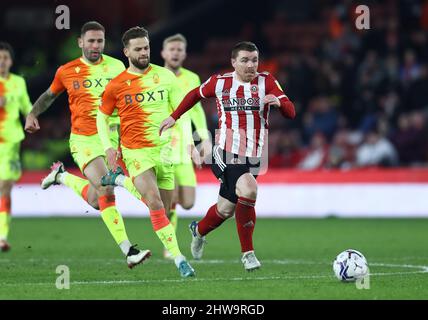 Sheffield, Großbritannien, 4.. März 2022. John Fleck von Sheffield Utd bricht beim Sky Bet Championship-Spiel in der Bramall Lane, Sheffield, klar aus. Bildnachweis sollte lauten: Darren Staples / Sportimage Credit: Sportimage/Alamy Live News Stockfoto