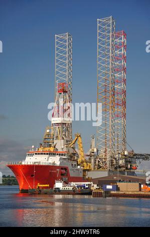 Bohrinsel im Hafen, Invergordon, Highland, Schottland, Vereinigtes Königreich Stockfoto