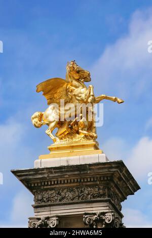 Pegasus, das fliegende Pferd, Detail von der Alexander-Brücke in Paris Stockfoto