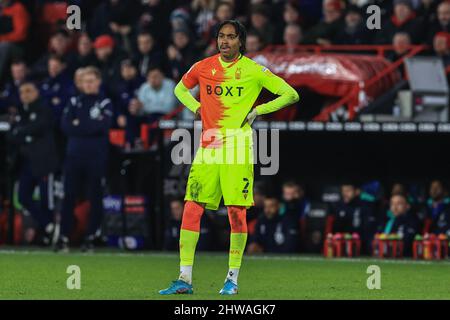 Sheffield, Großbritannien. 04. März 2022. Djed Spence #2 von Nottingham Forest während des Spiels in Sheffield, Vereinigtes Königreich am 3/4/2022. (Foto von Mark Cosgrove/News Images/Sipa USA) Quelle: SIPA USA/Alamy Live News Stockfoto