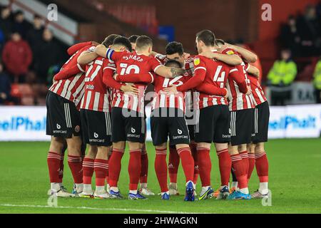 Sheffield, Großbritannien. 04. März 2022. Die Spieler von Sheffield United haben am 3/4/2022 ein Team in Sheffield, Vereinigtes Königreich. (Foto von Mark Cosgrove/News Images/Sipa USA) Quelle: SIPA USA/Alamy Live News Stockfoto