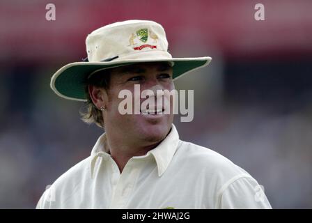 6. August 2005: Porträt des australischen Bowlers Shane Warne während der zweiten Innings Englands am 3. Tag des Testmatches 2. in Edgbaston zwischen England und Australien. Foto: Neil Tingle/Action Plus.050806 Cricketspieler Cricket Asche Spieler Stockfoto