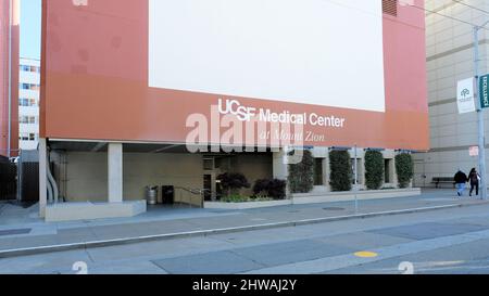 Außenansicht des UCSF Medical Center am Mount Zion; San Francisco, Kalifornien, USA; University of California. Stockfoto