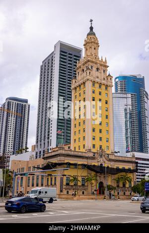 Freedom Tower in Downtown Miami - MIAMI, FLORIDA - 14. FEBRUAR 2022 Stockfoto