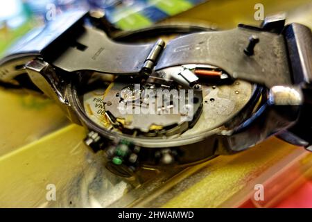 Breitling Super Chronomat 44 Vierjahreskalender Baterie Wechsel. Stockfoto