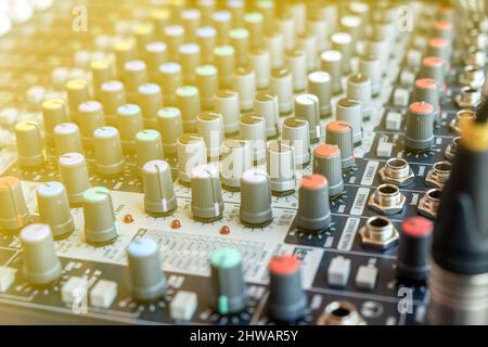 Elektronische Sound-Musik-Bedienfeld mit Jack Line verschiedenen Teil des Audio-Controller Stockfoto