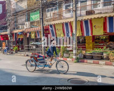 Rikscha-Fahrer in Chiang Mai. Diese antike Stadt ist ein beliebtes Reiseziel im Norden Thailands. Stockfoto