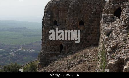 Nimrod-Festung in Israel, Überreste einer Burg auf den Golan-Höhen nahe der israelischen Grenze zum Libanon. Die Nimrod Festung, Nationalpark, Landschaft o Stockfoto