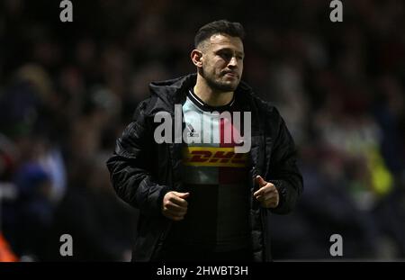 Twickenham, Großbritannien. 04. März 2022. Premiership Rugby. Harlekine V Newcastle Falcons. Der Stoop. Twickenham. Danny Care (Harlequins) während des Rugby-Spiels Harlequins V Newcastle Falcons Gallagher Premiership. Kredit: Sport In Bildern/Alamy Live Nachrichten Stockfoto