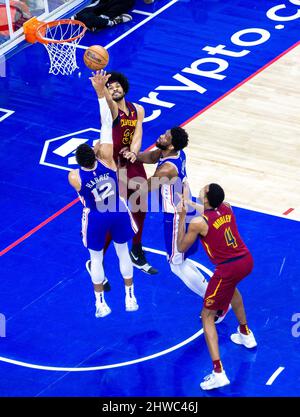 Tobias Harris (76ers 12)&#XA;Dreharbeiten während des Spiels der National Basketball Association zwischen den Philadelphia 76ers und Cleveland Cavaliers im Wells Fargo Center in Philadelphia, PA (KEINE KOMMERZIELLE NUTZUNG) Stockfoto