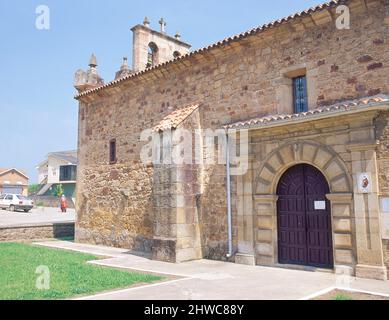 PORTADA MERIDIONAL. Lage: IGLESIA PARROQUIAL. PUENTE DE SAN MIGUEL. Kantabrien. SPANIEN. Stockfoto