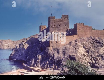 Muscat, Oman, November 1983. Fort al-Jalali, vor der Restaurierung. Erbaut von den Portugiesen im 16. Jahrhundert, diente bis in die frühen 1970er Jahre als Gefängnis. Stockfoto