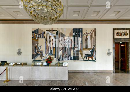 13. Juli 2021 - Wien, Österreich: Interieur der Wiener Staatsoper. Die Wiener Staatsoper produziert 50-70 Opern und Ballette in rund 300 Vorstellungen pe Stockfoto