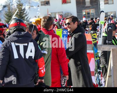 Lenzerheide, Italien. 05. März 2022. Lenzerheide - Canton Grigioni, Lenzerheide, Italien, 05. März 2022, Roger Federer in Lenzerheide während 2022 FIS Ski World Cup - Women Super G - Alpine Ski Race Credit: Live Media Publishing Group/Alamy Live News Stockfoto