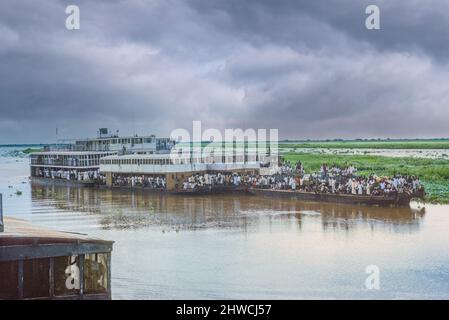 Südsudan. Transport Auf Dem Nil. Passagierboot Richtung Süden von Juba. Fotografiert im September 1972. Stockfoto