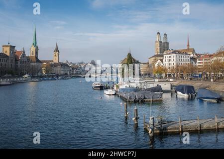 Zürich Skyline mit Kirchtürmen - Zürich, Schweiz Stockfoto