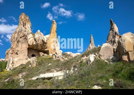 Einzigartige geologische Formationen in Kappadokien, Göreme, Nevşehir, Türkei. Stockfoto