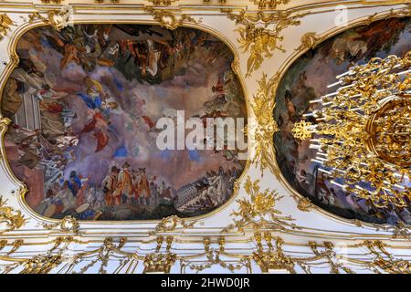Wien, Österreich - 16. Jul 2021: Schloss Schönbrunn oder Schloss Schönbrunn ist eine kaiserliche Sommerresidenz in Wien, Österreich. Schloss Schönbrunn ist ein ma Stockfoto