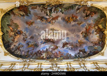 Wien, Österreich - 16. Jul 2021: Schloss Schönbrunn oder Schloss Schönbrunn ist eine kaiserliche Sommerresidenz in Wien, Österreich. Schloss Schönbrunn ist ein ma Stockfoto