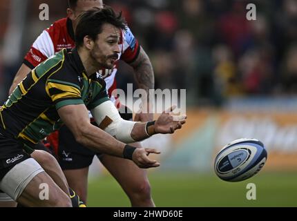 Gloucester, Großbritannien. 05. März 2022. Premiership Rugby. Gloucester Rugby V Northampton Saints. Kingsholm Stadium. Gloucester. Tom Collins (Northampton Saints) beim Rugby-Spiel Gloucester Rugby V Northampton Saints Gallagher Premiership. Kredit: Sport In Bildern/Alamy Live Nachrichten Stockfoto