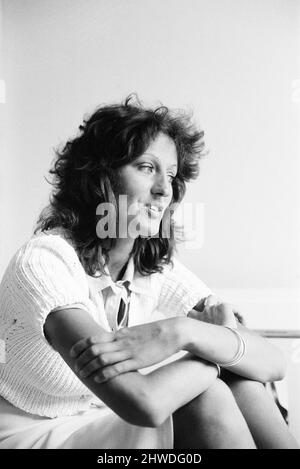 Germaine Greer, Autorin und Dozentin an der University of Warwick, hat in Kürze ein Buch mit dem Titel The Female Eunuch geschrieben. Unser Bild zeigt sie zu Hause in Kensington, London, am 18.. August 1970. Stockfoto