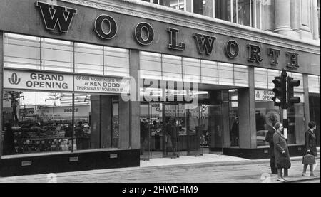 F W Woolworth Department Store, Church Street, Liverpool, 2.. November 1970. Eröffnung am 5.. November von Ken Dodd. Stockfoto