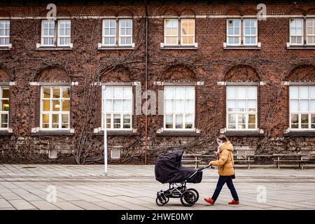 Aarhus Dänemark eine Person, die eine Sache tut Stockfoto