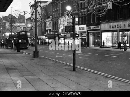 Einkaufsszene in Liverpool, Merseyside. 29.. Dezember 1970. Stockfoto