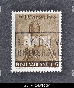 Abgesagte Briefmarke gedruckt vom Vatikan, die Papst Paul VI zeigt, um 1966. Stockfoto
