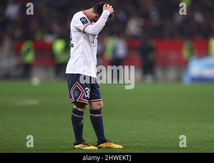 Nizza, Frankreich, 5.. März 2022. Lionel Messi vom PSG reagiert während des Spiels der Uber Eats Ligue 1 im Allianz Riviera Stadium in Nizza. Bildnachweis sollte lauten: Jonathan Moscrop / Sportimage Kredit: Sportimage/Alamy Live News Stockfoto