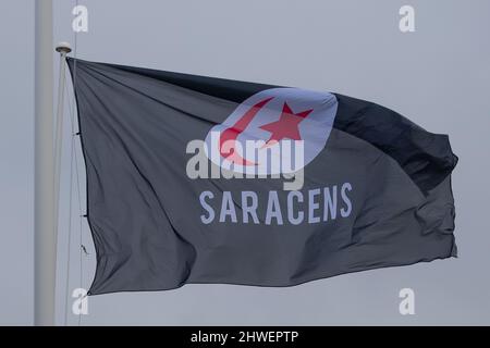 Barnett, Großbritannien. 05. März 2022. Gallagher Premiership Rugby. Saracens V Leicester Tigers. StoneX Stadium. Barnett. Saracens Flagge Kredit: Sport In Pictures/Alamy Live News Stockfoto