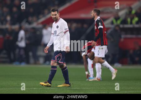 Nizza, Frankreich, 5.. März 2022. Lionel Messi vom PSG reagiert während des Spiels der Uber Eats Ligue 1 im Allianz Riviera Stadium in Nizza. Bildnachweis sollte lauten: Jonathan Moscrop / Sportimage Kredit: Sportimage/Alamy Live News Stockfoto