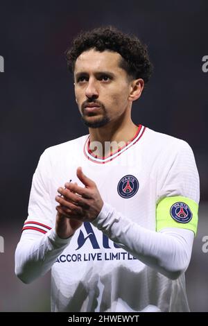 Nizza, Frankreich, 5.. März 2022. Marquinhos von PSG applaudiert den Fans nach der Niederlage 1-0 im Spiel Uber Eats Ligue 1 im Allianz Riviera Stadium, Nizza. Bildnachweis sollte lauten: Jonathan Moscrop / Sportimage Kredit: Sportimage/Alamy Live News Stockfoto