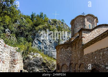 VITOVNICA, SERBIEN - 11. AUGUST 2019: Mittelalterliches Kloster Vitovnica, Sumadija und Westserbien Stockfoto