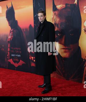 01. März 2022 - New York, New York - Robert Pattinson. â € œThe Batmanâ € Weltpremiere im Josie Robertson Plaza, Lincoln Center. (Bild: © J. Lingo/AdMedia über ZUMA Press Wire) Stockfoto