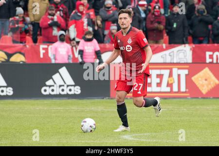 Toronto, Ontario, Kanada. 5. März 2022. Shane O'Neill (27) in Aktion während des MLS-Spiels zwischen dem FC Toronto und den New York Red Bulls. Das Spiel endete 1-4 für die New Yorker Red Bulls (Bildquelle: © Angel Marchini/ZUMA Press Wire) Bildquelle: ZUMA Press, Inc./Alamy Live News Stockfoto