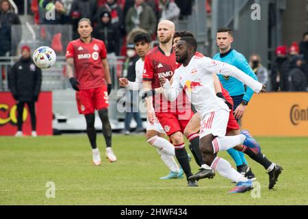 Toronto, Ontario, Kanada. 5. März 2022. Dru Yearwood (16) in Aktion während des MLS-Spiels zwischen dem FC Toronto und den New York Red Bulls. Das Spiel endete 1-4 für die New Yorker Red Bulls (Bildquelle: © Angel Marchini/ZUMA Press Wire) Bildquelle: ZUMA Press, Inc./Alamy Live News Stockfoto