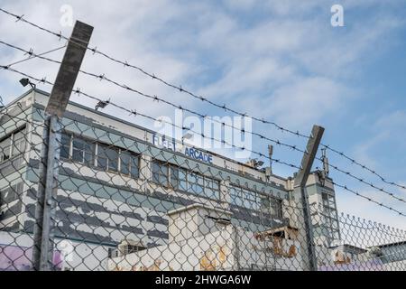 FenwickPier FleetArcade Hong Kong steht kurz vor dem Abriss Feb2022. FleetArcade am FenwickPier in Hongkong war jahrzehntelang der Dreh- und Ausweg ausländischer Marineleute. Stockfoto