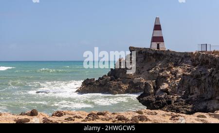 Das Wahrzeichen von Obelisk in der südöstlichen Stadt Robe South Australia wurde am 18. 2022. Februar aufgenommen Stockfoto