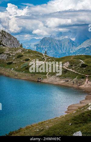 Dolomiten. Monte Civetta und der Coldai See. Traumsommer Stockfoto