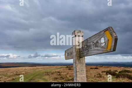 Offas Dyle Wegweiser auf Hergest Ridge, Kington, Herefordshire Stockfoto