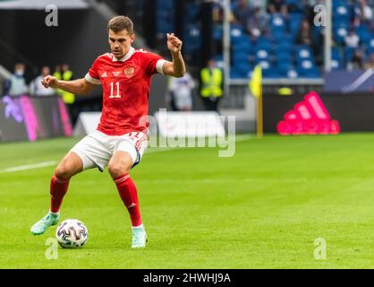 Moskau, Russland – 5. Juni 2021. Der Mittelfeldspieler der russischen Fußballnationalmannschaft, Roman Zobnin, während des internationalen Freundschaftsspiels Russland gegen Bulgarien (1-0). Stockfoto