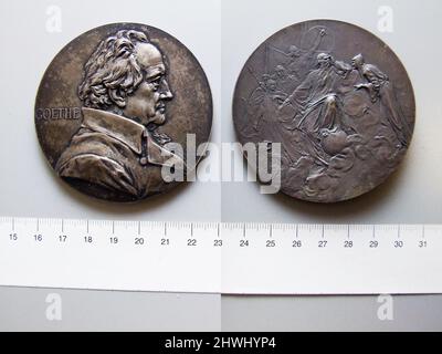 Medaille von Johann Wolfgang von Goethe. Thema: Johann Wolfgang von Goethe, Deutsch, 1749–1832 Prägeanstalt: Unbekannt Künstler: Anton Scharff, Österreicher, 1845–1904 Stockfoto