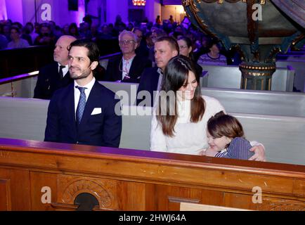 Prinz Carl Philip von Schweden sprach von der Kanzel während der Einweihungszeremonie des Vasaloppets in der Mora-Kirche. Das Langlaufrennen Vasaloppet wird 100 Jahre alt. Mit ihm waren seine Frau Prinzessin Sofia und sein Sohn Prinz Alexander als Unterstützung. Mora, Schweden, am 04. März 2022. Foto: Patrik C Österberg/Stella Picturs /ABACAPRESS.COM Stockfoto